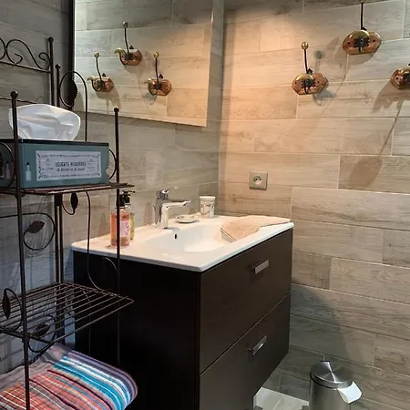 Logis De La Roche - Niort - Chauray