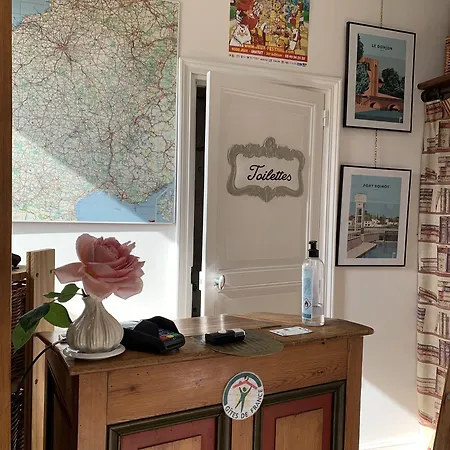 Logis De La Roche - Niort - Guest house