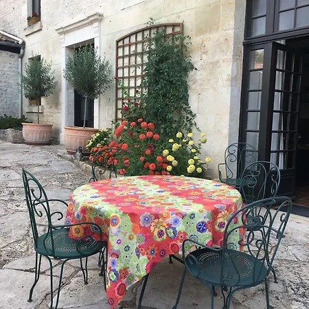 Logis De La Roche - Niort -