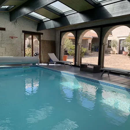 Logis De La Roche - Niort - 3* Chauray