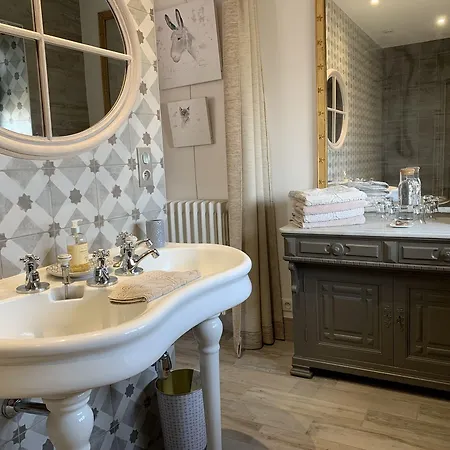 Logis De La Roche - Niort - 3*