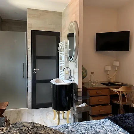 Logis De La Roche - Niort - Chauray