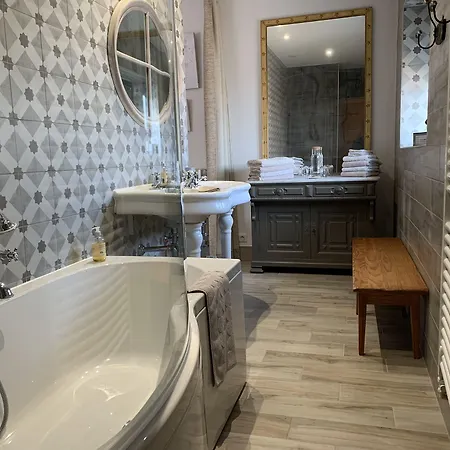 Logis De La Roche - Niort - 3* Chauray