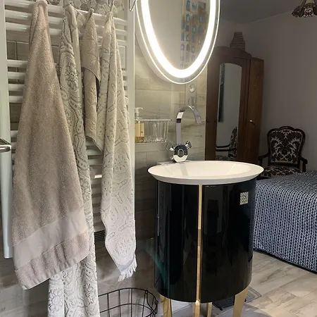 Logis De La Roche - Niort - Affittacamere 3*