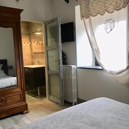 Logis De La Roche - Niort - Guest house 3*