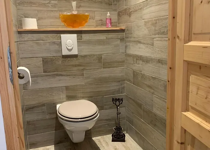 Logis De La Roche - Niort -