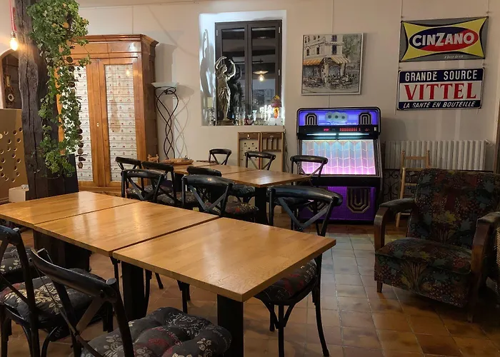 Pensión Logis De La Roche - Niort - 3*